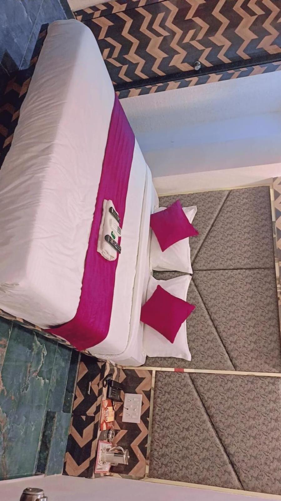 Hotel Karnavati Ahmedabad Ngoại thất bức ảnh