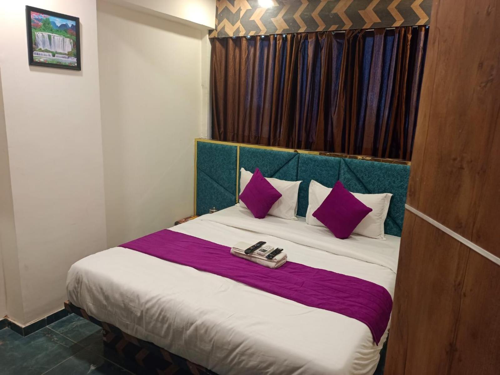 Hotel Karnavati Ahmedabad Ngoại thất bức ảnh
